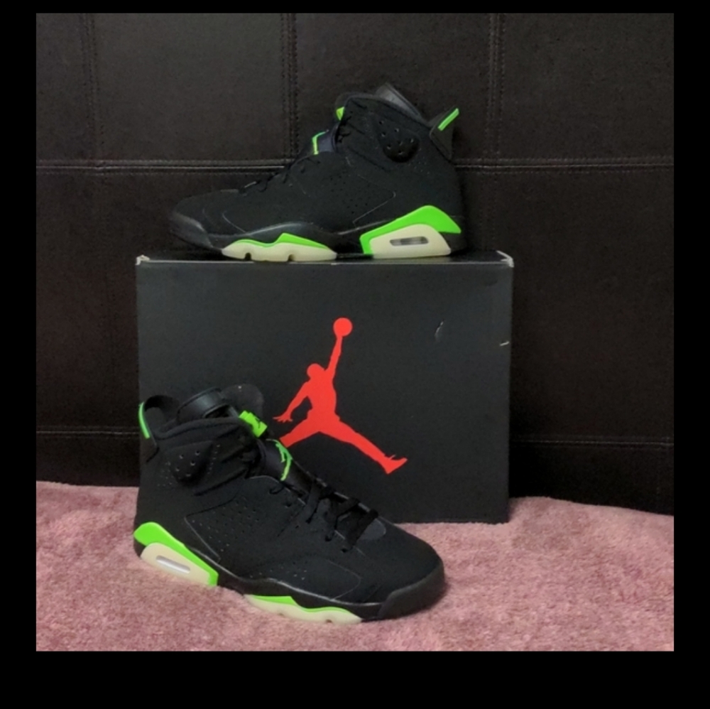 Nike Jordan Electric Green Sneakers 6Y